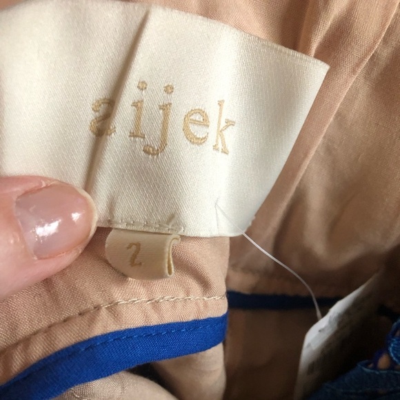 NWT Aijek Lavinia Blue Lace Gown w/ thigh high slit at front Sz US 6-… - Picture 8 of 13